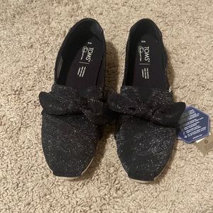 Womens Black sparkle toms